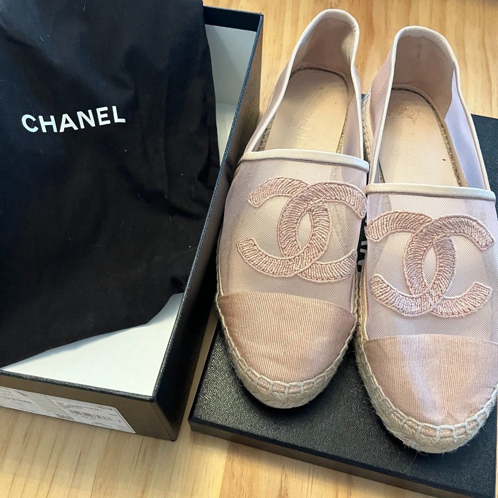 CHANEL Interlocking CC Logo Leather Trim Embellishment Espadrilles